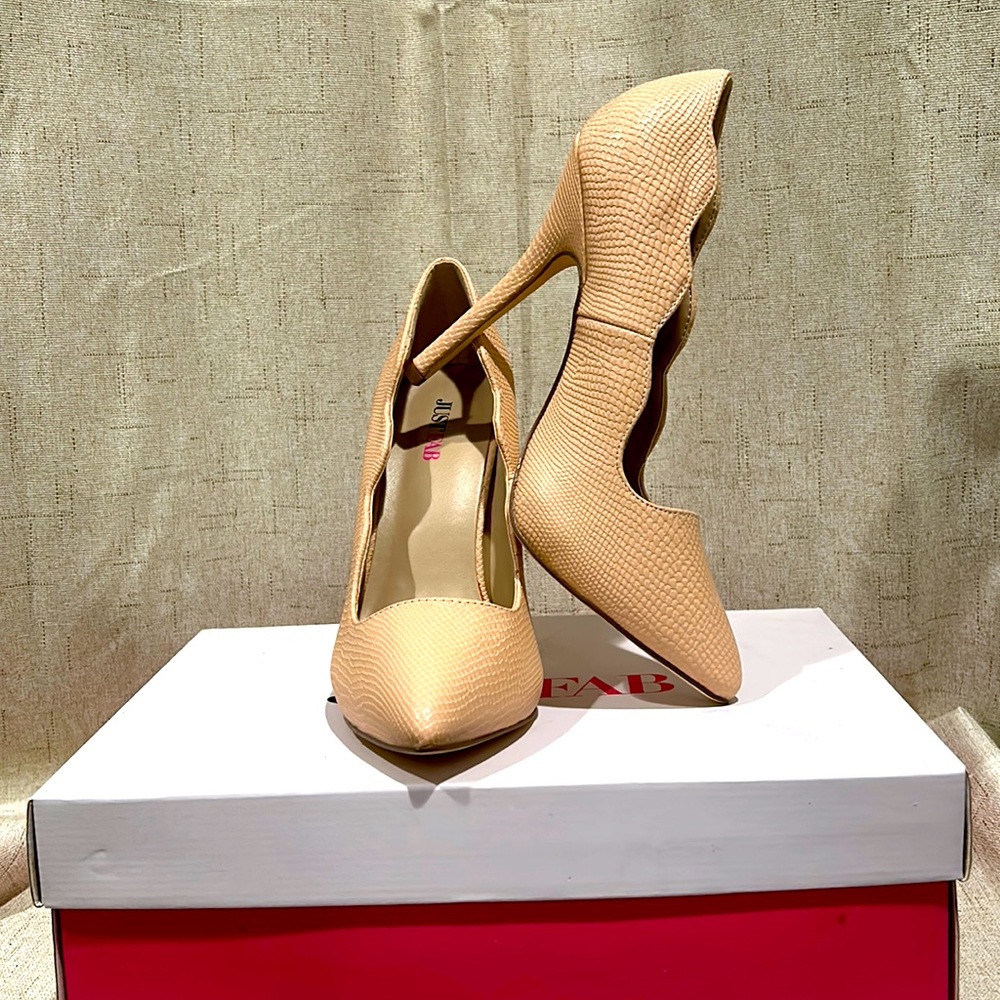 Nude Pumps Size6